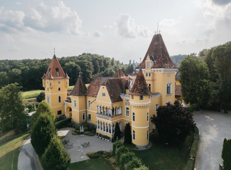 Schloss Ehrenhausen, Ehrenhausen, Austria